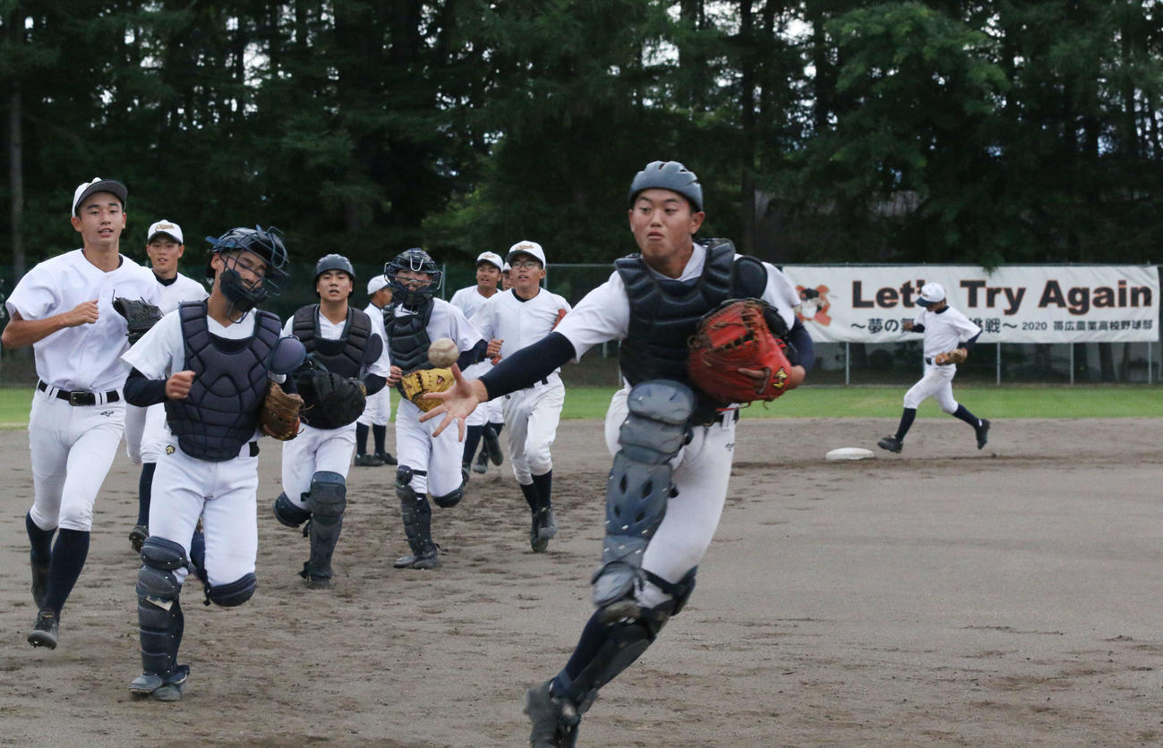 甲子園交流試合を終え、新チームで始動した帯広農ナイン（撮影・浅水友輝）