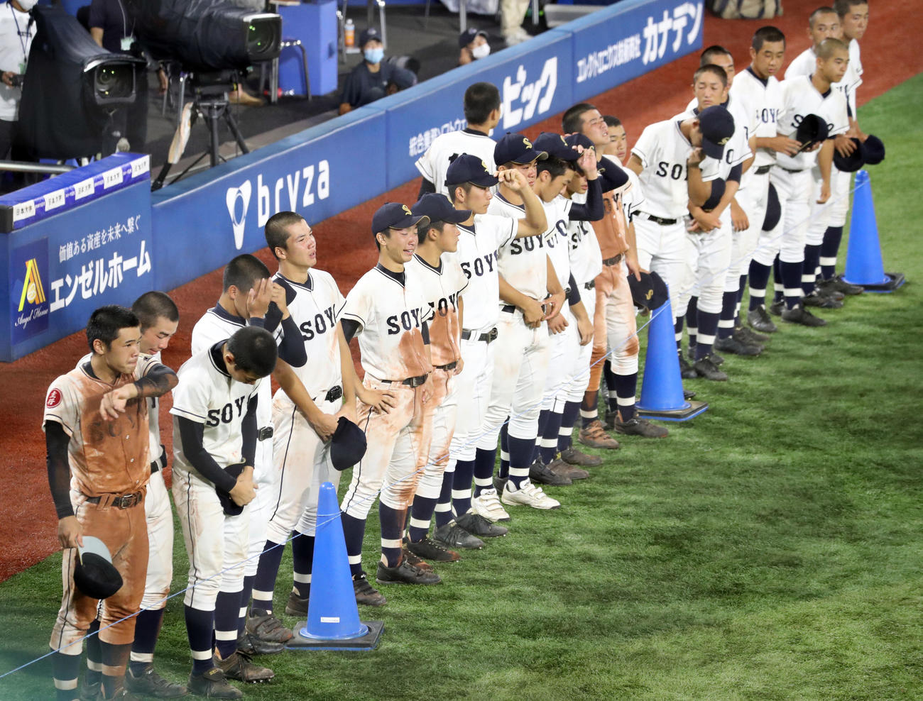 東海大相模対相洋　試合後、悔しがる相洋の選手たち（撮影・狩俣裕三）