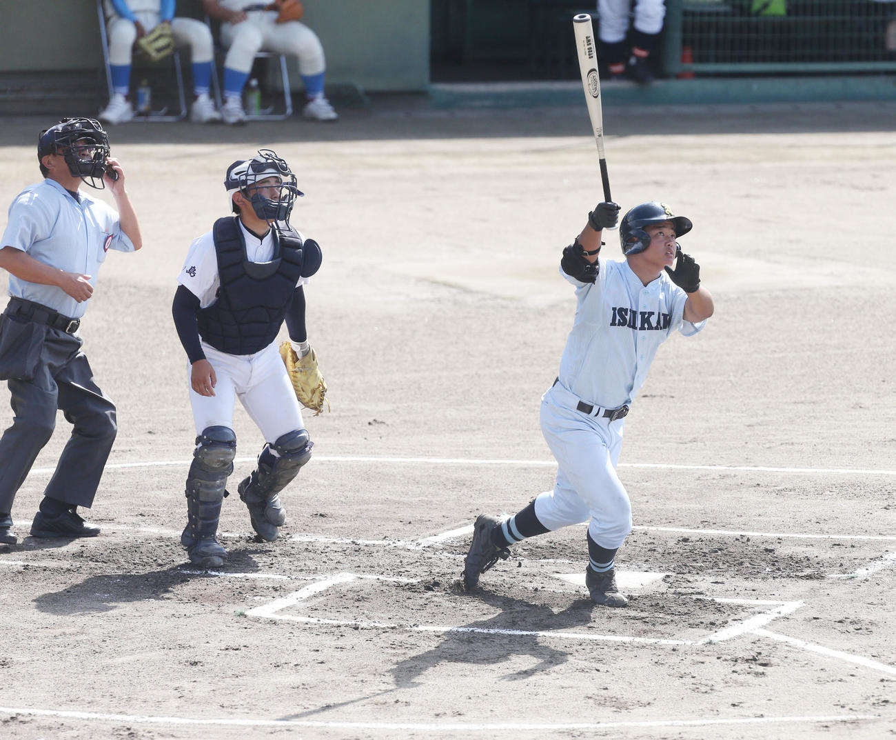 学法石川対清陵情報・長沼　1回表学法石川1死二塁、公式戦初打席で右越え2点本塁打を放つ上野