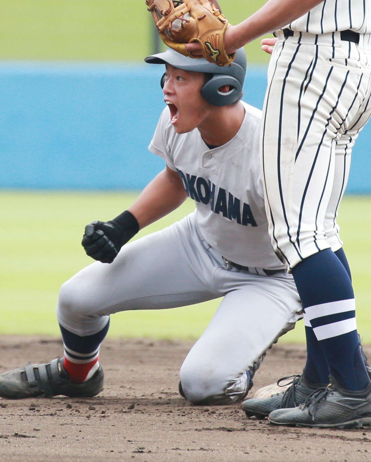 横浜対東海大相模　二塁打を放ち雄たけびを上げる横浜・津田啓史（2020年7月31日撮影）