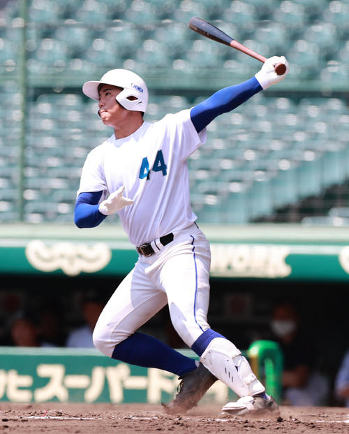 プロ志望高校生合同練習会　またも左中間へ二塁打を放つ福岡工大城東・誉田貴之（撮影・清水貴仁）