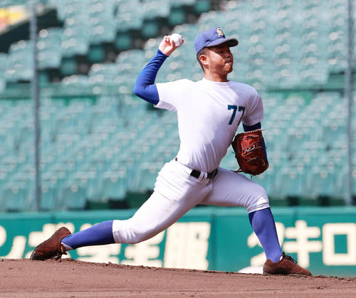 プロ志望高校生合同練習会　登板する松山聖陵・平安山陽投手（撮影・清水貴仁）