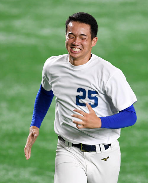 アップをする高崎健康福祉大高崎・下（撮影・横山健太）