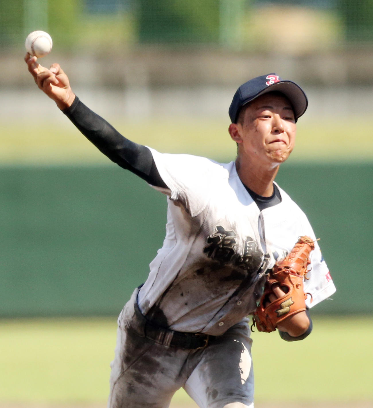 福島工対学法福島　力投する福島工・小坂英（撮影・野上伸悟）