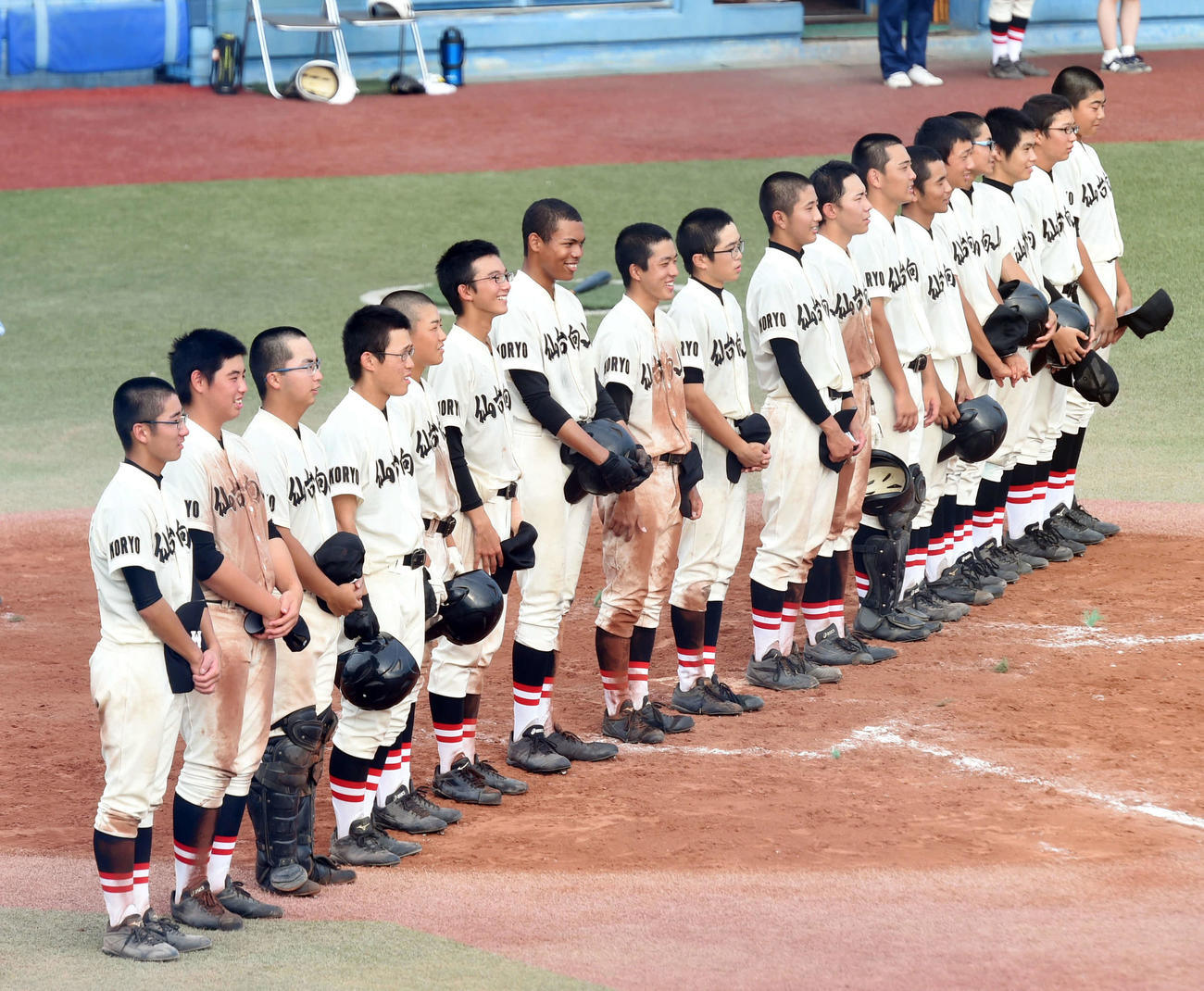 気仙沼対仙台向山　初戦を突破し、整列する仙台向山の選手たち（撮影・相沢孔志）