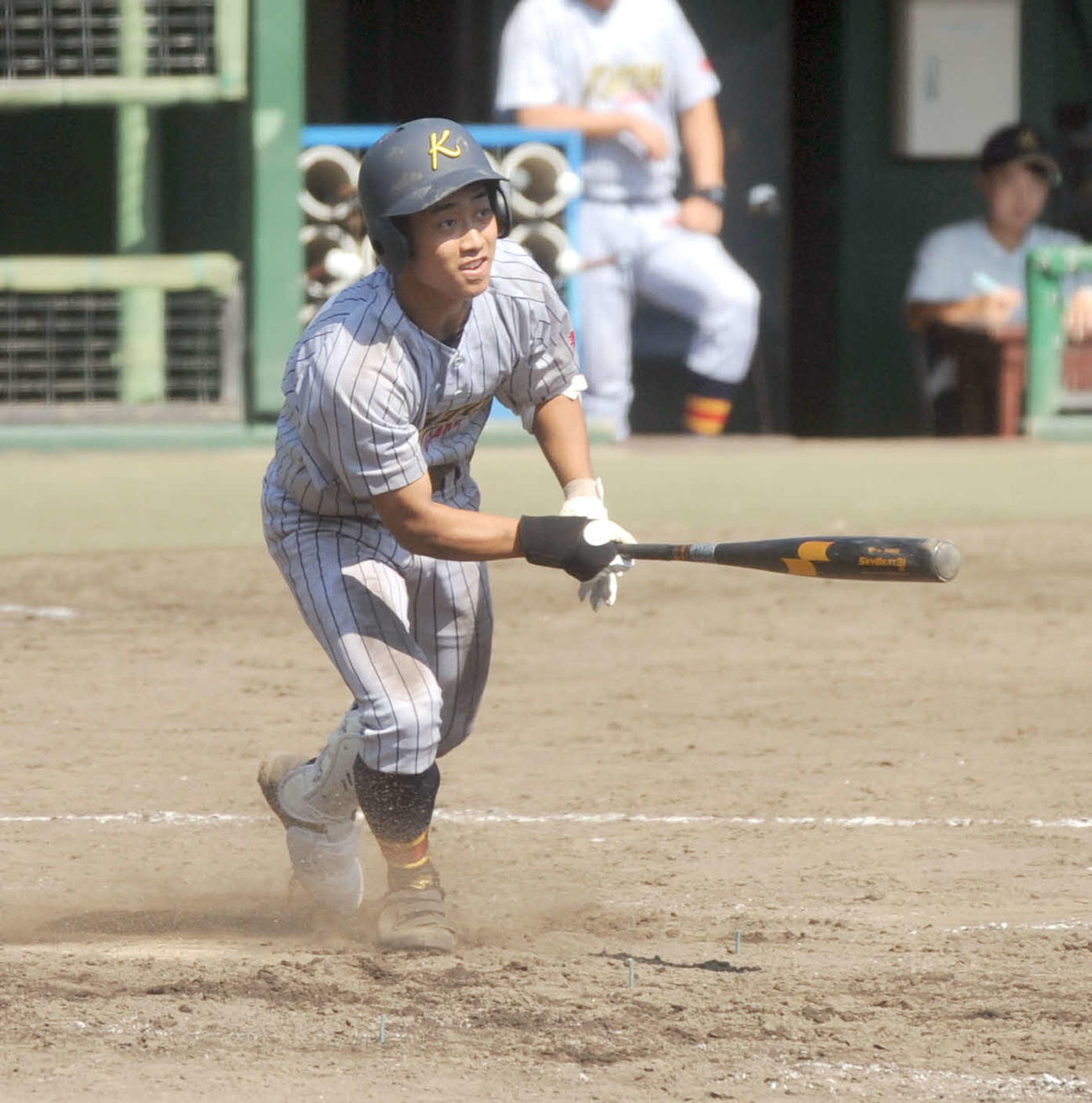 5回表1死二塁、右翼線へ適時二塁打を放った加藤学園の太田
