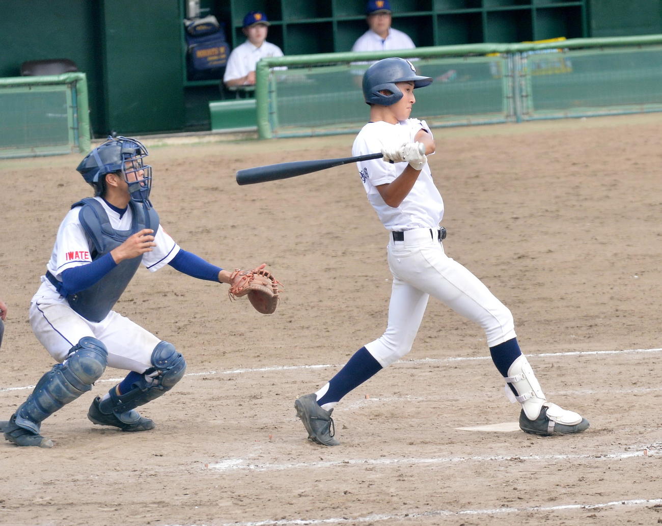 盛岡北対盛岡市立　1回裏盛岡市立2死一、二塁、右前打を放つ杉下（撮影・佐藤究）　