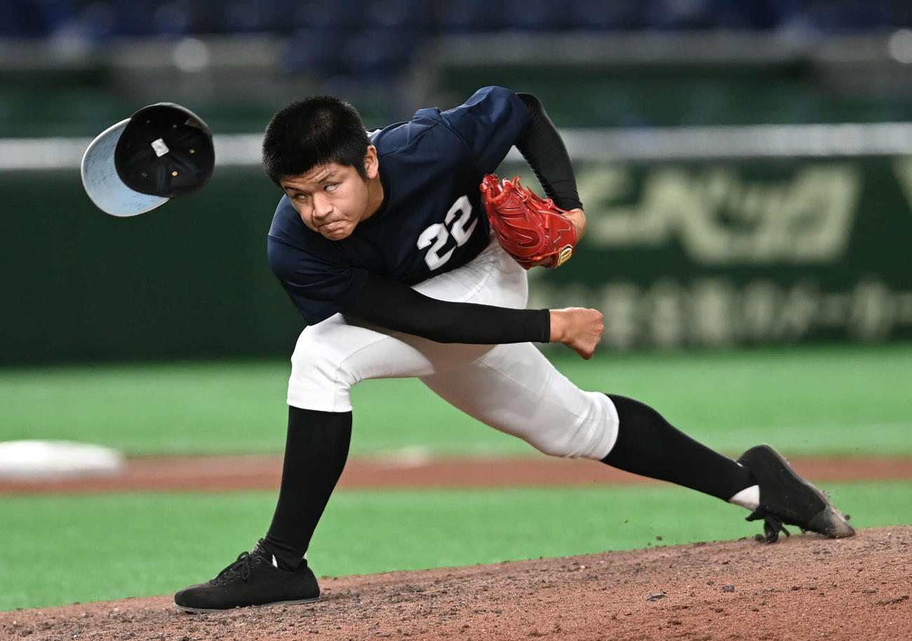 シート打撃に登板するノースアジア大明桜・佐々木（撮影・山崎安昭）