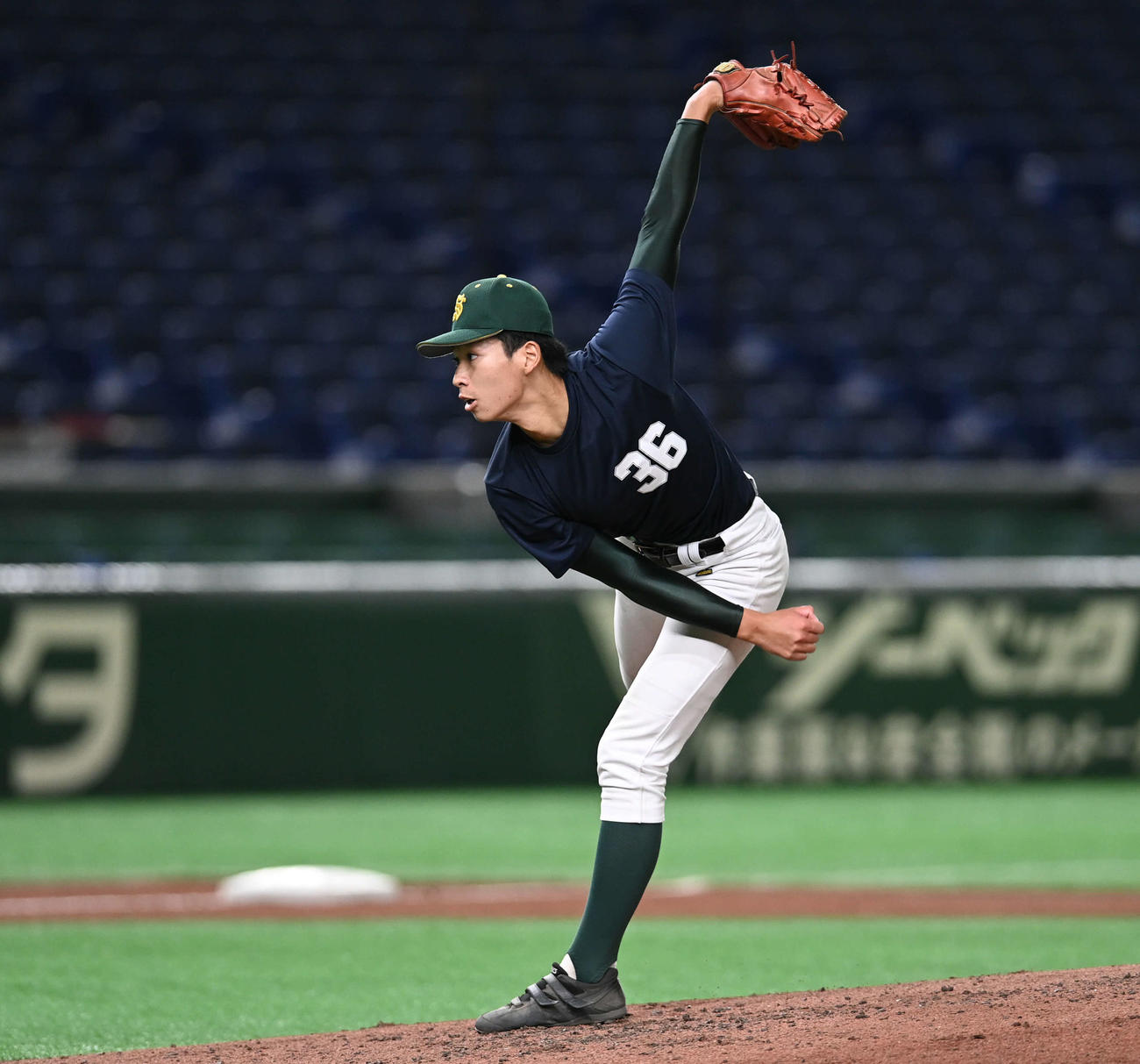 シート打撃で登板する静清・高橋（撮影・山崎安昭）