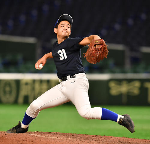 シート打撃に登板する日体大柏・菅谷（撮影・柴田隆二）