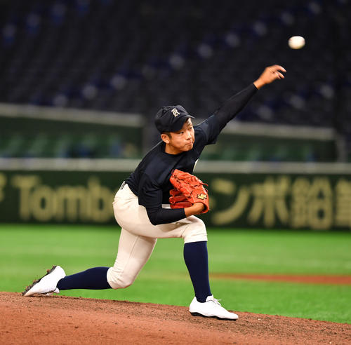 シート打撃に登板する鬼怒商・江原（撮影・柴田隆二）