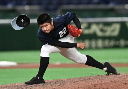 シート打撃に登板するノースアジア大明桜・佐々木（撮影・山崎安昭）