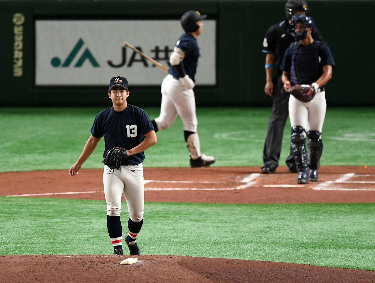 シートバッティングで4つの三振を奪った浦和学院・美又（撮影・横山健太）