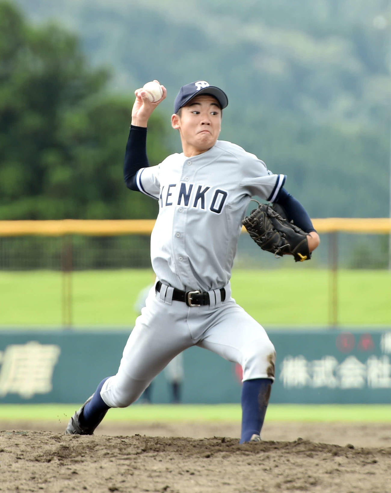 白石工対宮城工　リリーフで5回2／3を1失点に抑えた宮城工・竹野（撮影・相沢孔志）