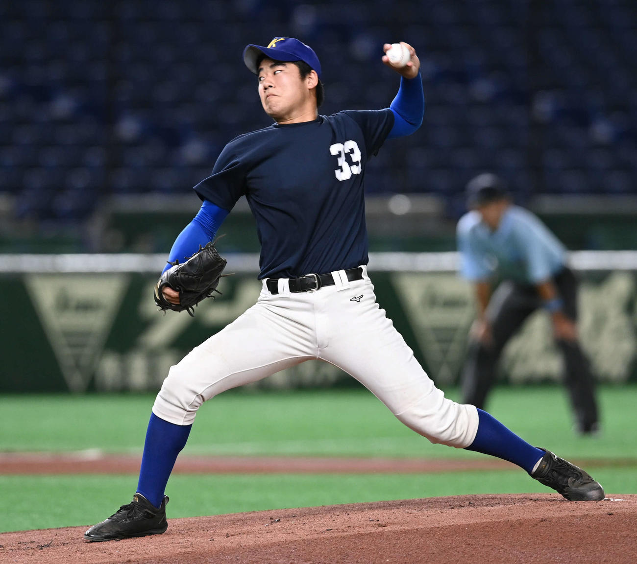 シート打撃で登板する狛江・武内（撮影・山崎安昭）