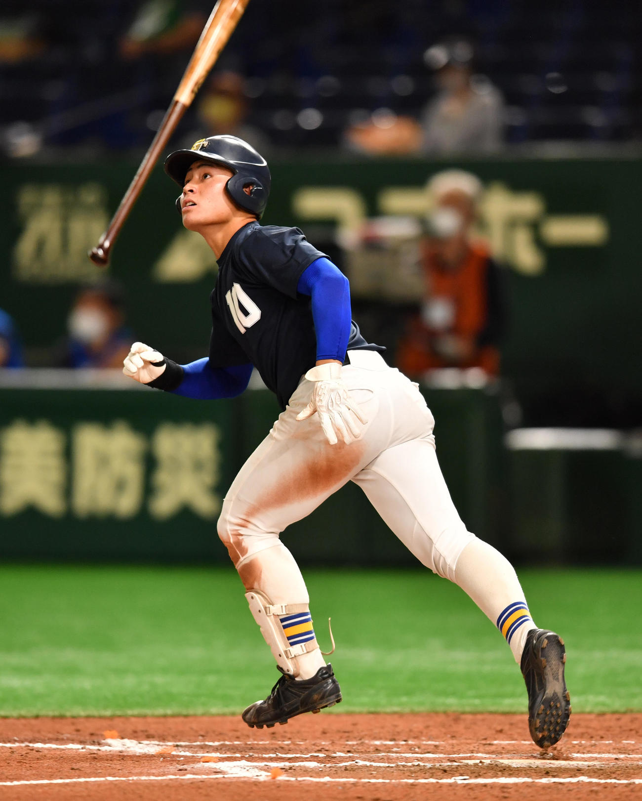 シート打撃で青藍泰斗・石川は左越えに本塁打を放つ（撮影・柴田隆二）