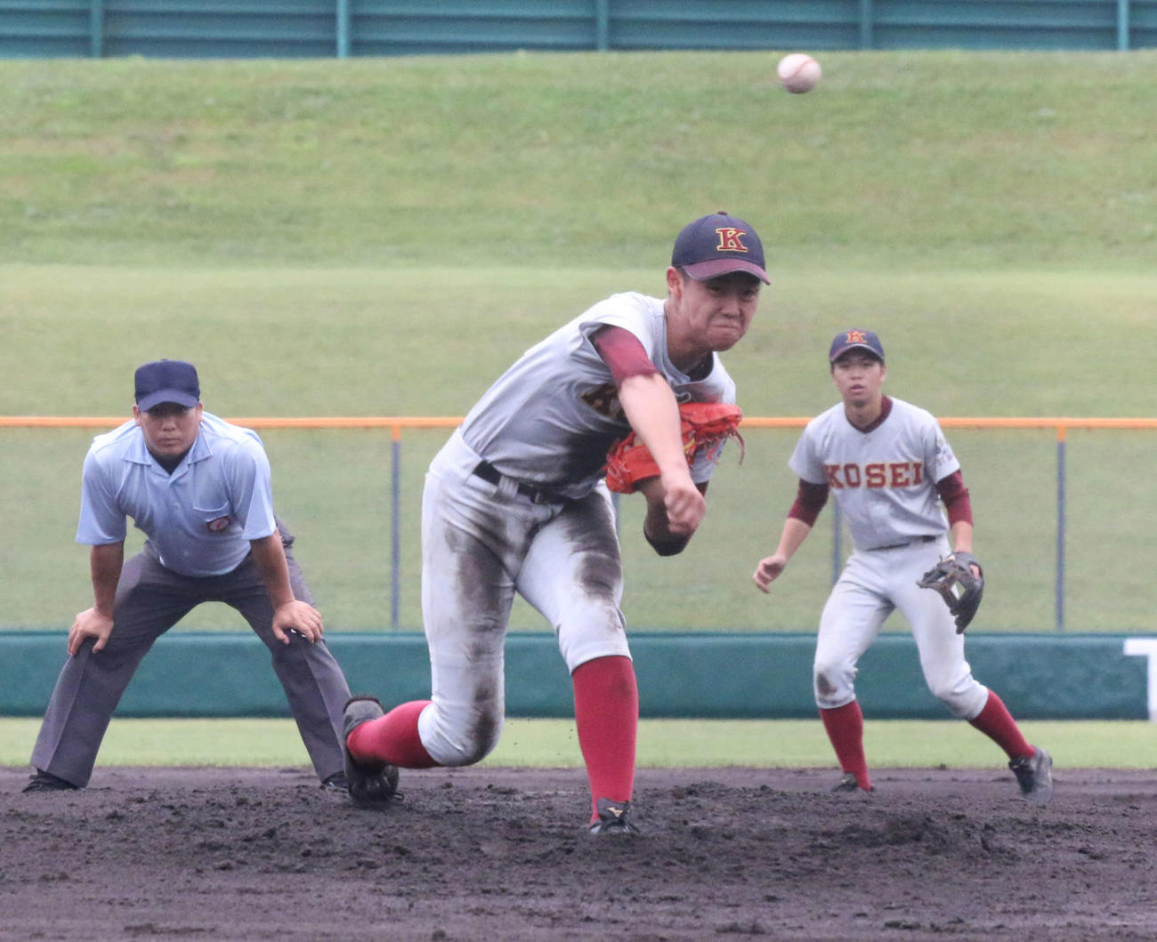 札幌光星対石狩南　5回を4安打無失点で抑えた札幌光星先発の村山（撮影・浅水友輝）