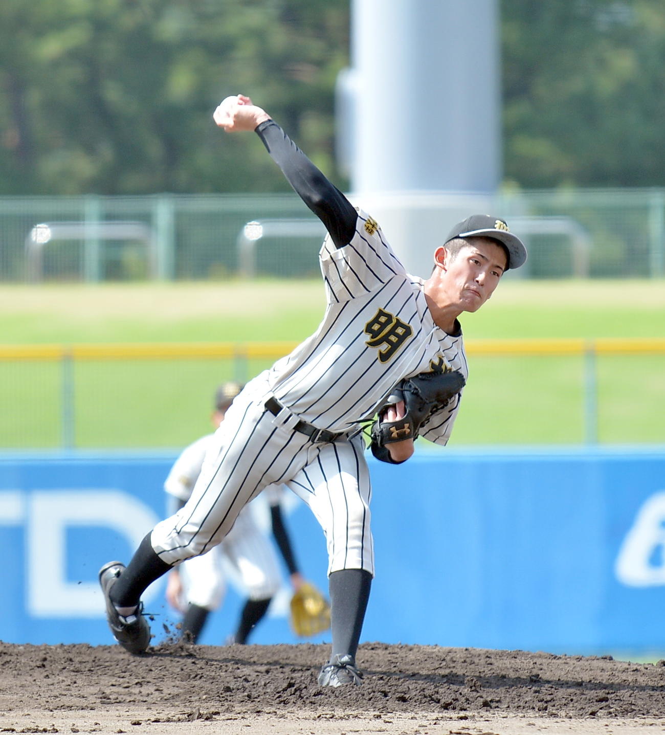 ノースアジア大明桜対秋田商　粘りの投球で勝利を導いたノースアジア大明桜・風間（撮影・鎌田直秀）