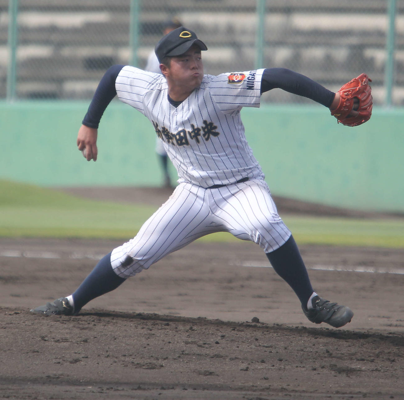 新発田中央対新潟商　被安打3の1失点で完投した新発田中央のエース長谷川