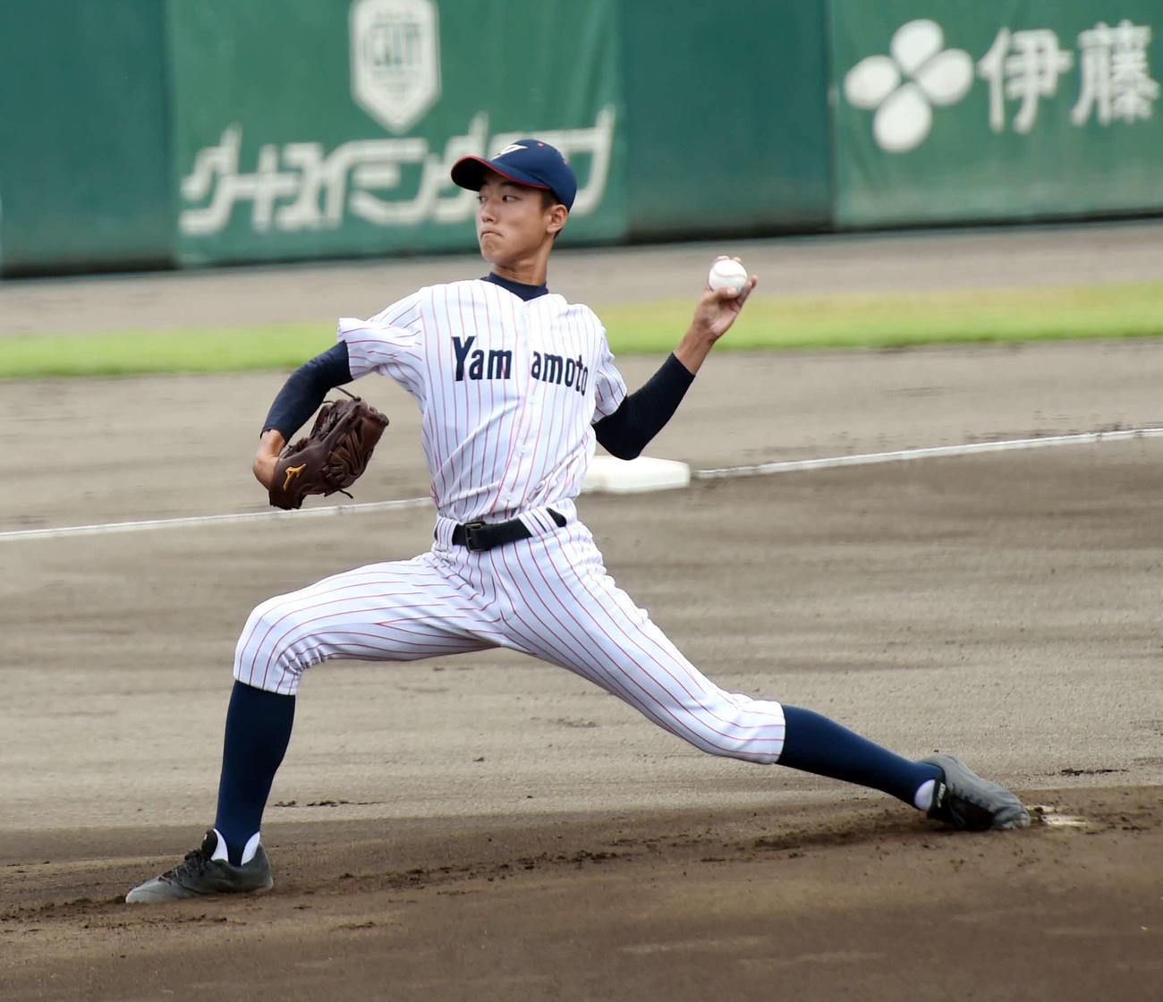 1失点完投した山本学園・菅井（撮影・相沢孔志）