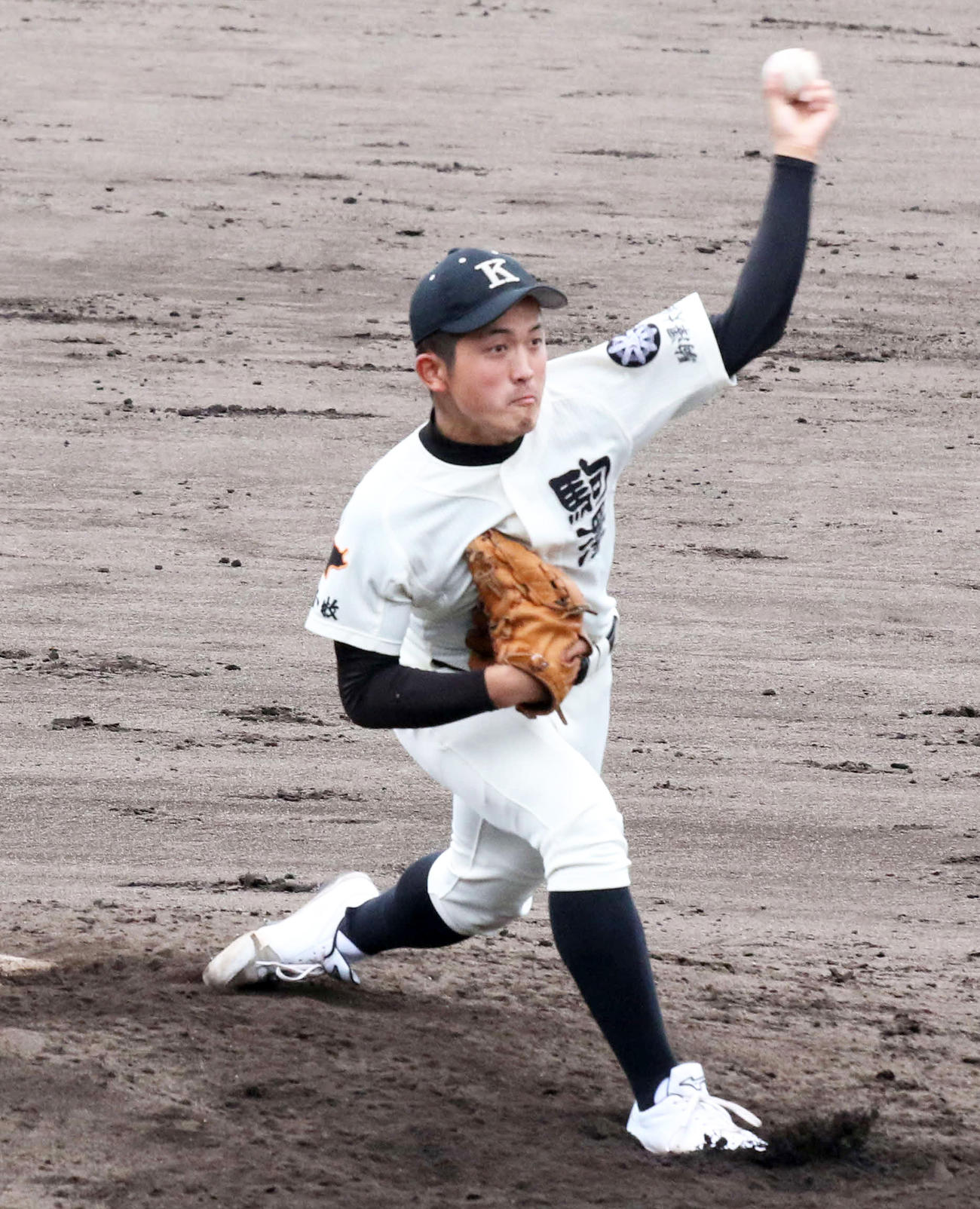 駒大苫小牧4番手で登板し1回2／3を4三振無失点に抑えた石橋（撮影・浅水友輝）