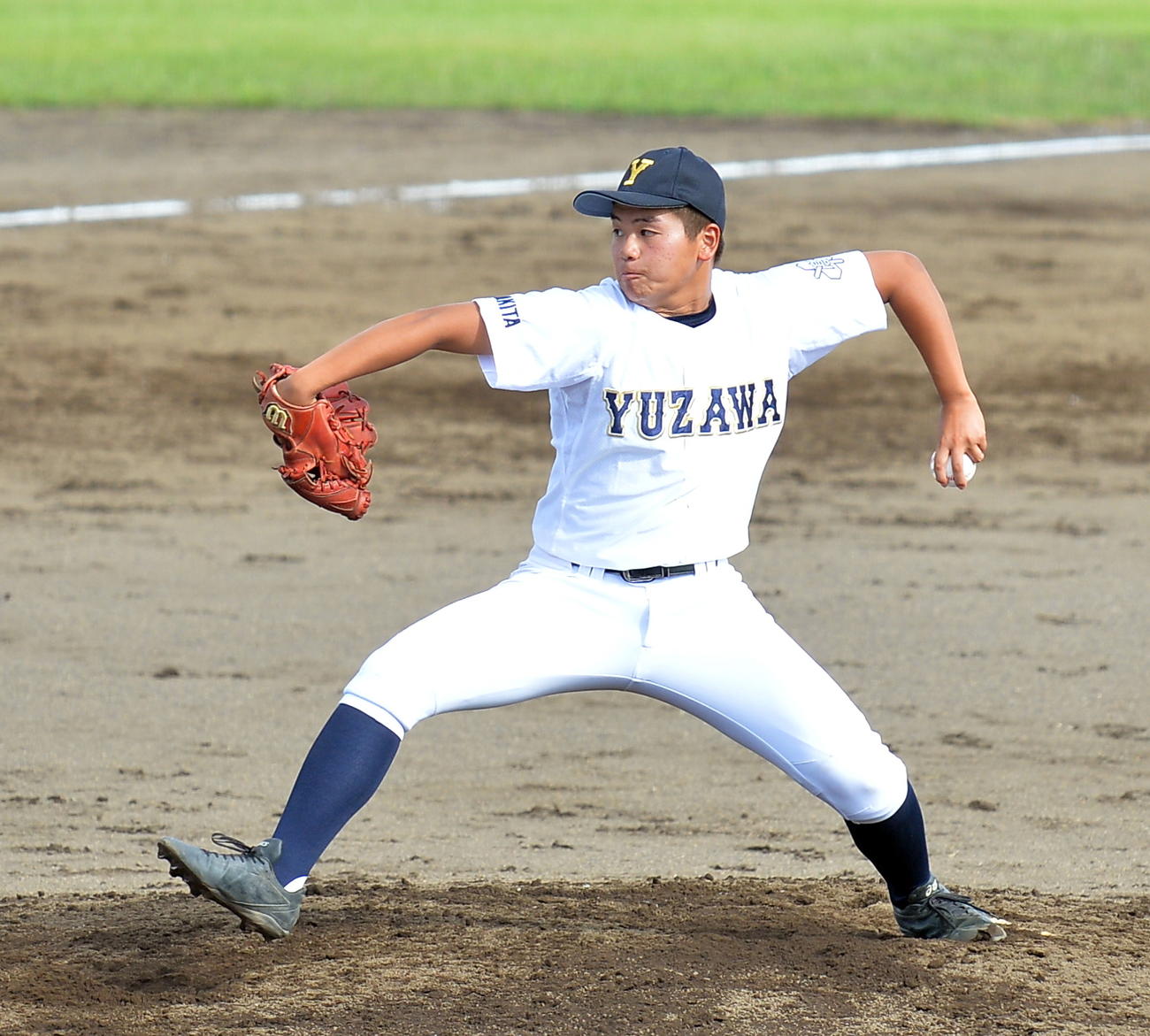 湯沢対秋田修英　2番手で登板した湯沢・佐藤歩（撮影・鎌田直秀）