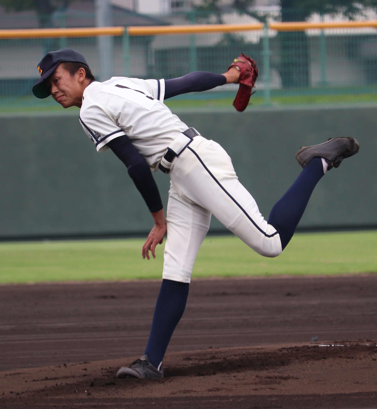 先発し、公式戦初完投した箕島・中川（撮影・望月千草）