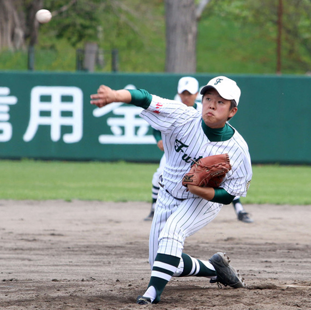 14年春季高校野球小樽地区予選の小樽桜陽戦で登板した双葉のエース尾崎