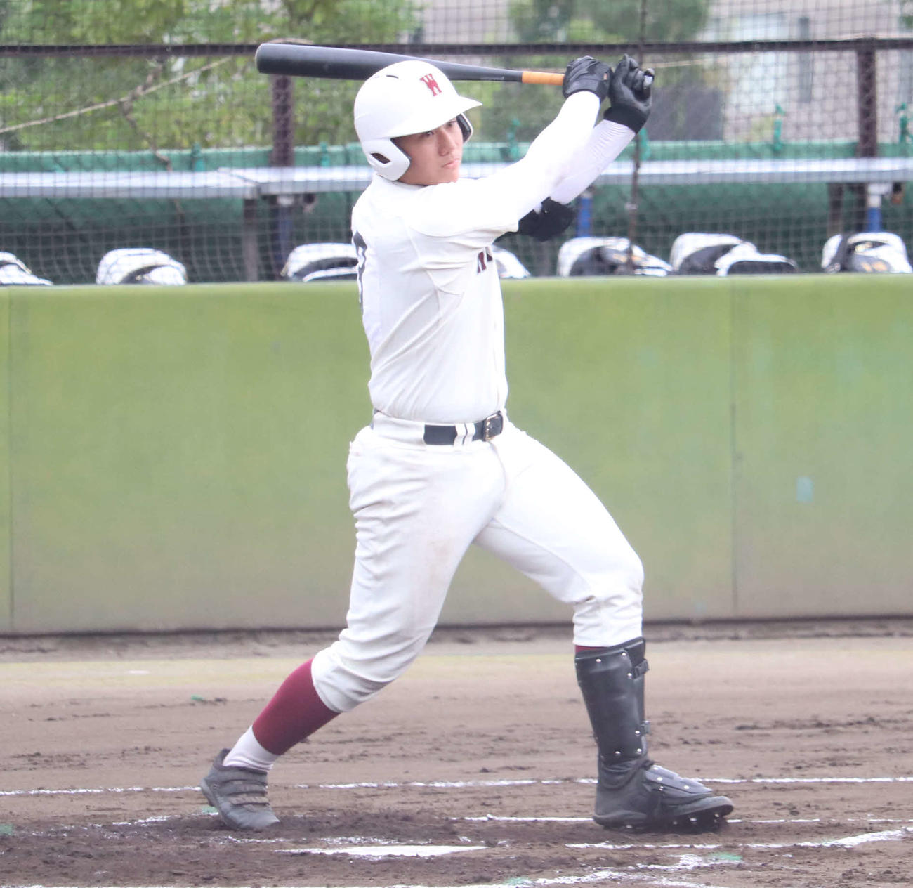 中大杉並対早実　1回裏早実1死二、三塁、右翼線へ2点適時二塁打を放つ早実・清宮（撮影・湯本勝大）