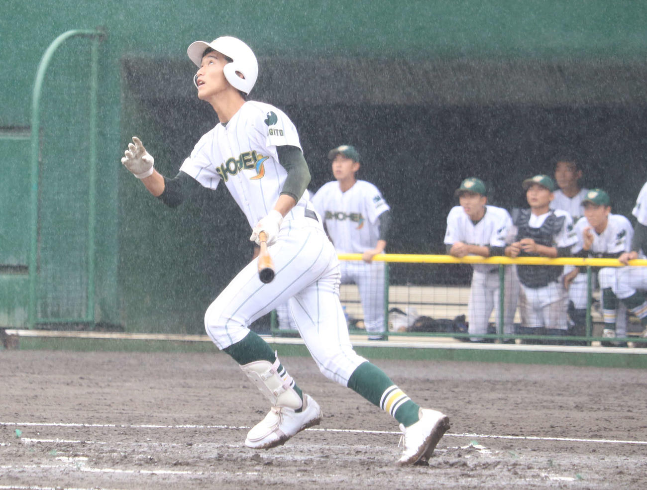 本庄東対昌平　3回裏昌平2死二塁、左前に適時打を放つ昌平・吉野（撮影・湯本勝大）