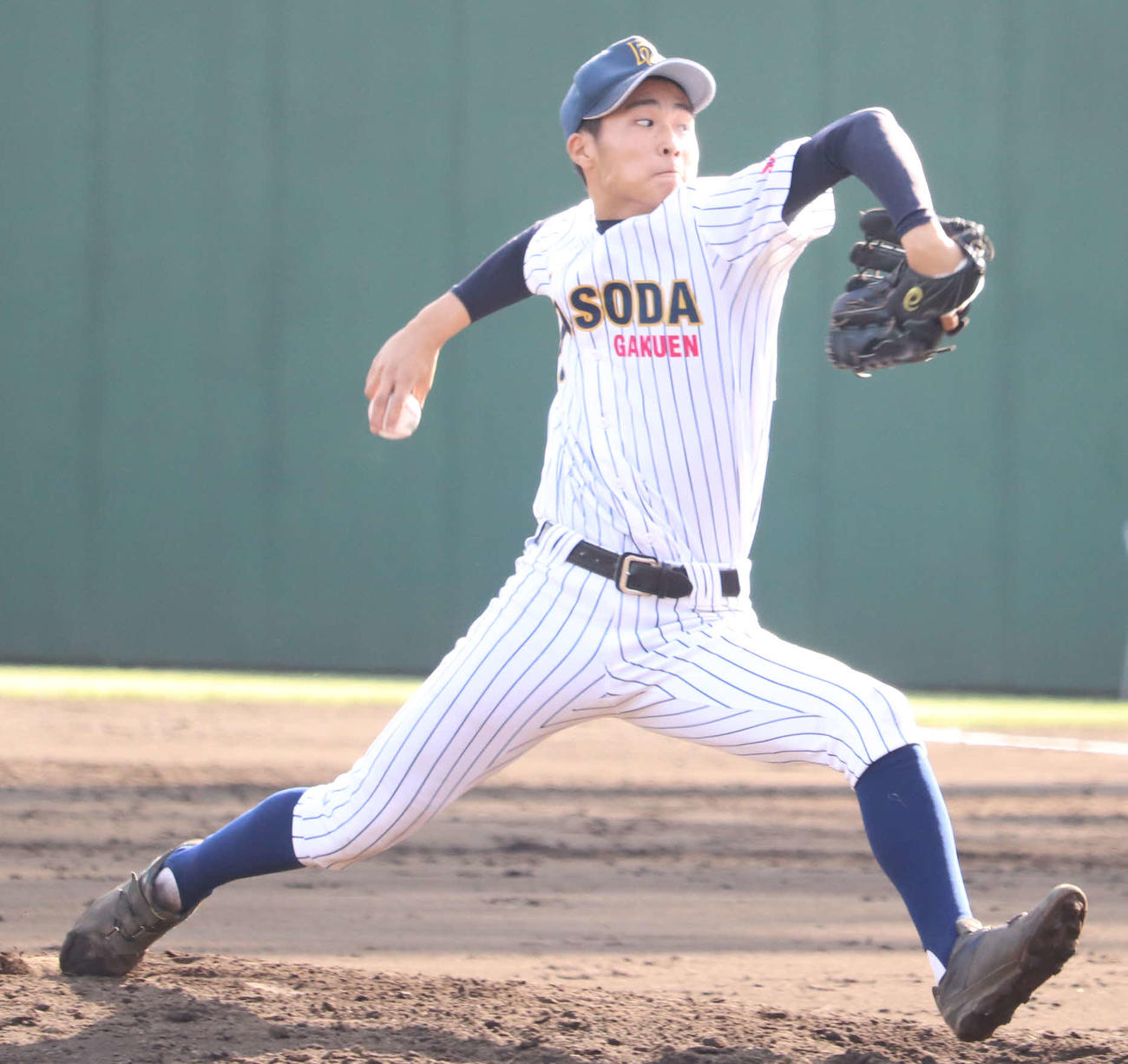 力投する細田学園・松本