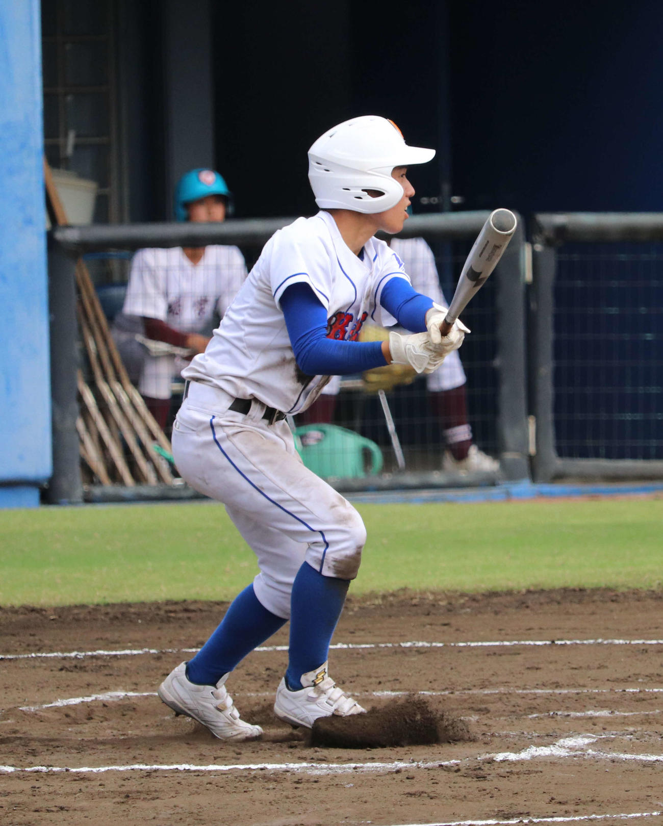 常総学院対鹿島学園　11回裏鹿島学園2死一塁、左中間へのサヨナラ2塁打を放つ船田（撮影・小早川宗一郎）