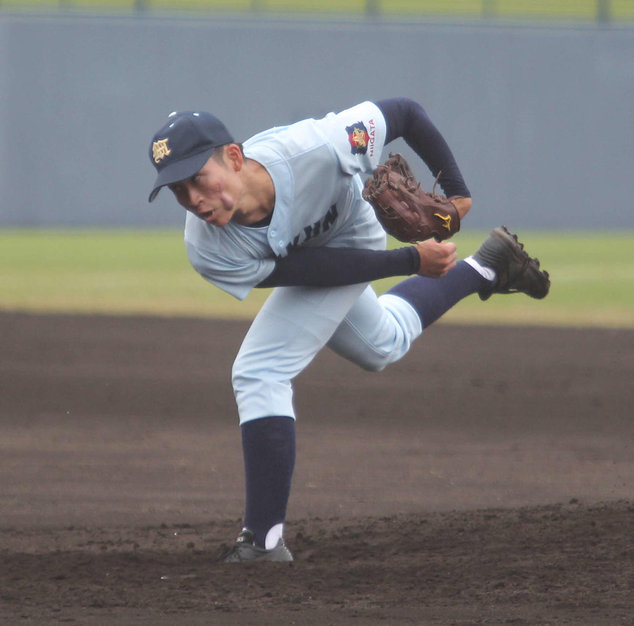 7回まで1安打無失点と好投の新潟明訓・柳下