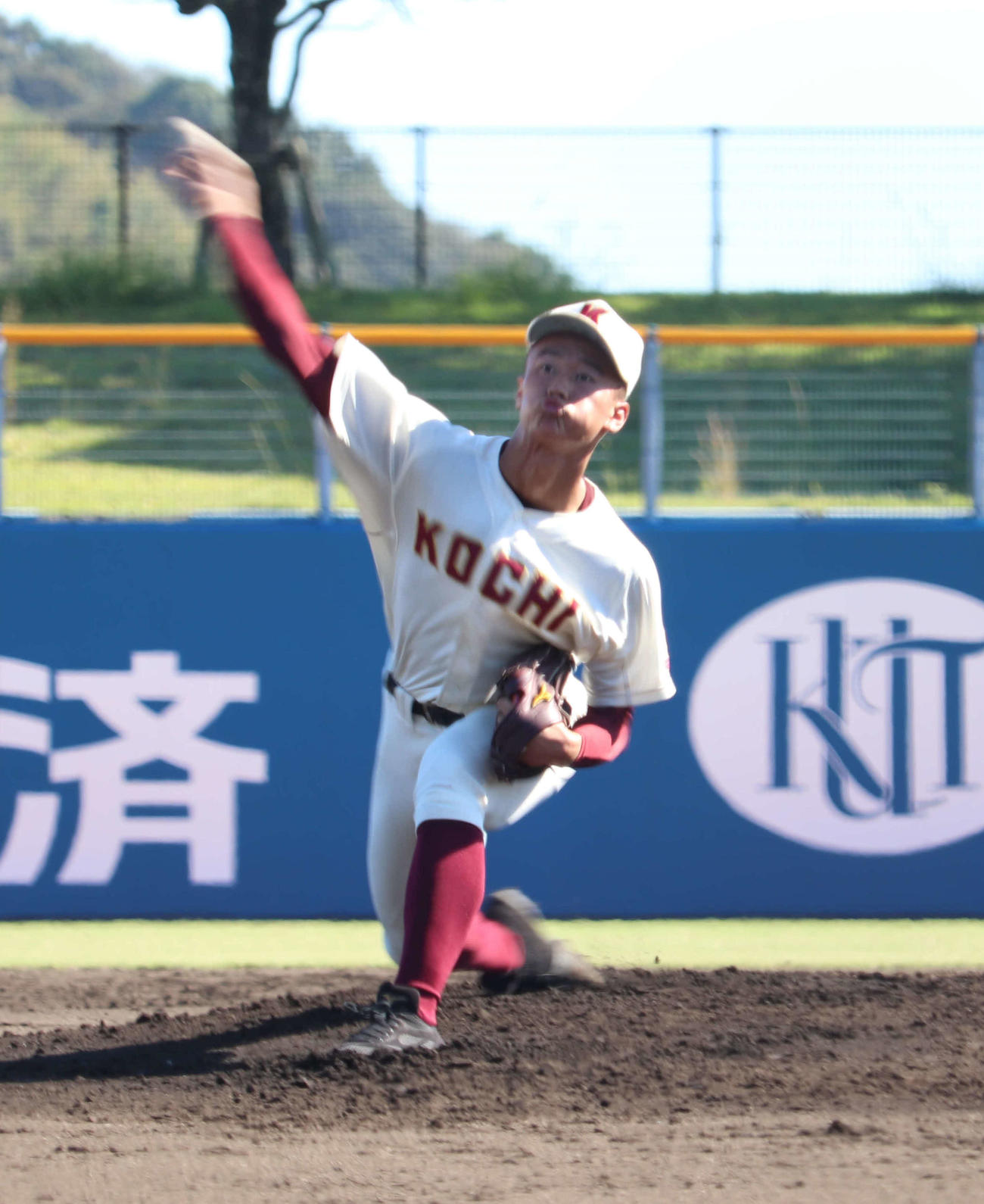 11日の明徳義塾－高知　先発した最速151キロ右腕の高知・森木大智投手（撮影・望月千草）