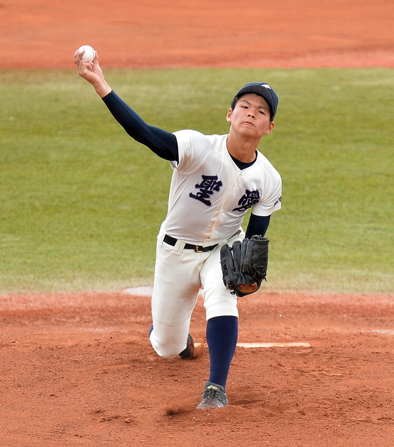 日大山形対弘前学院聖愛　力投する弘前学院聖愛・町田（撮影・鎌田直秀）
