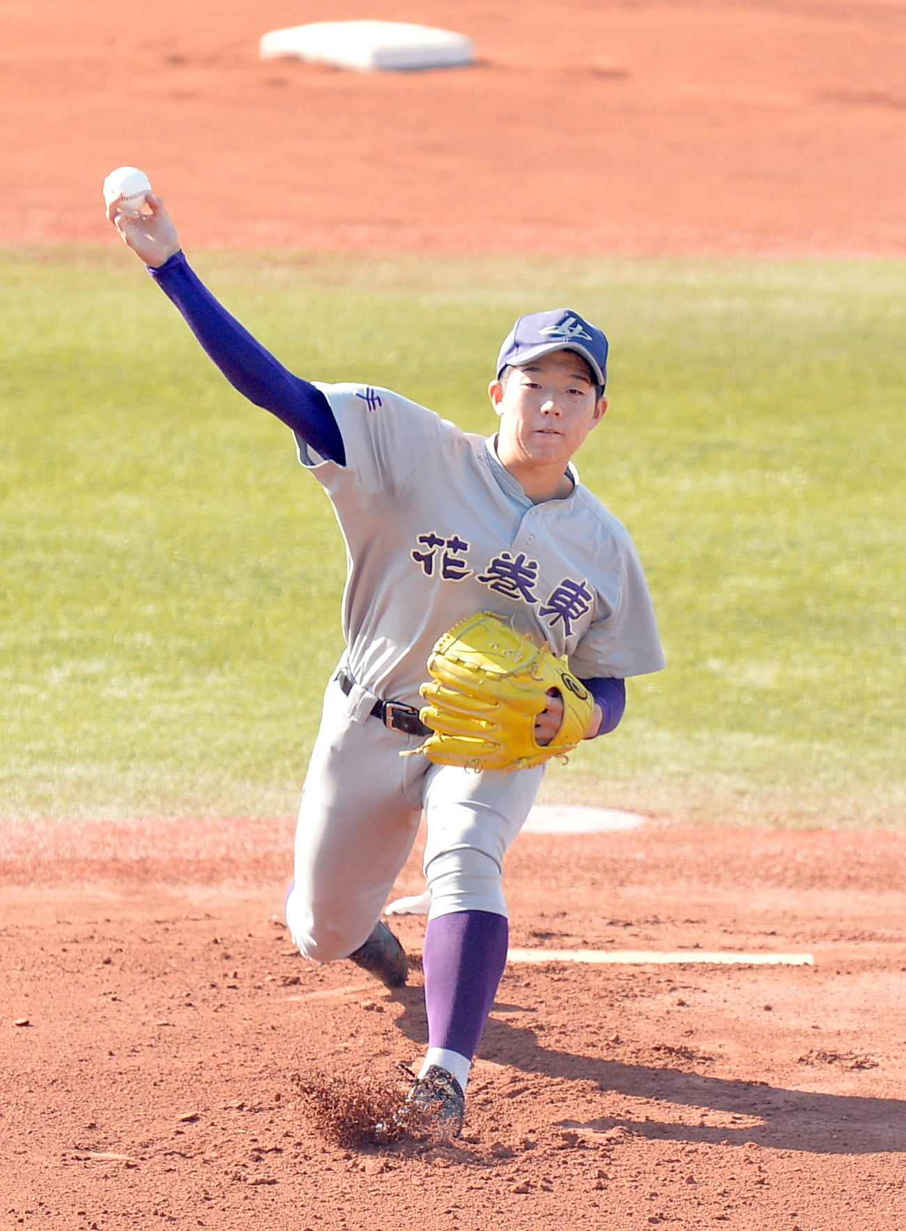 鶴岡東対花巻東　力強い投球を見せる花巻東・菱川（撮影・鎌田直秀）