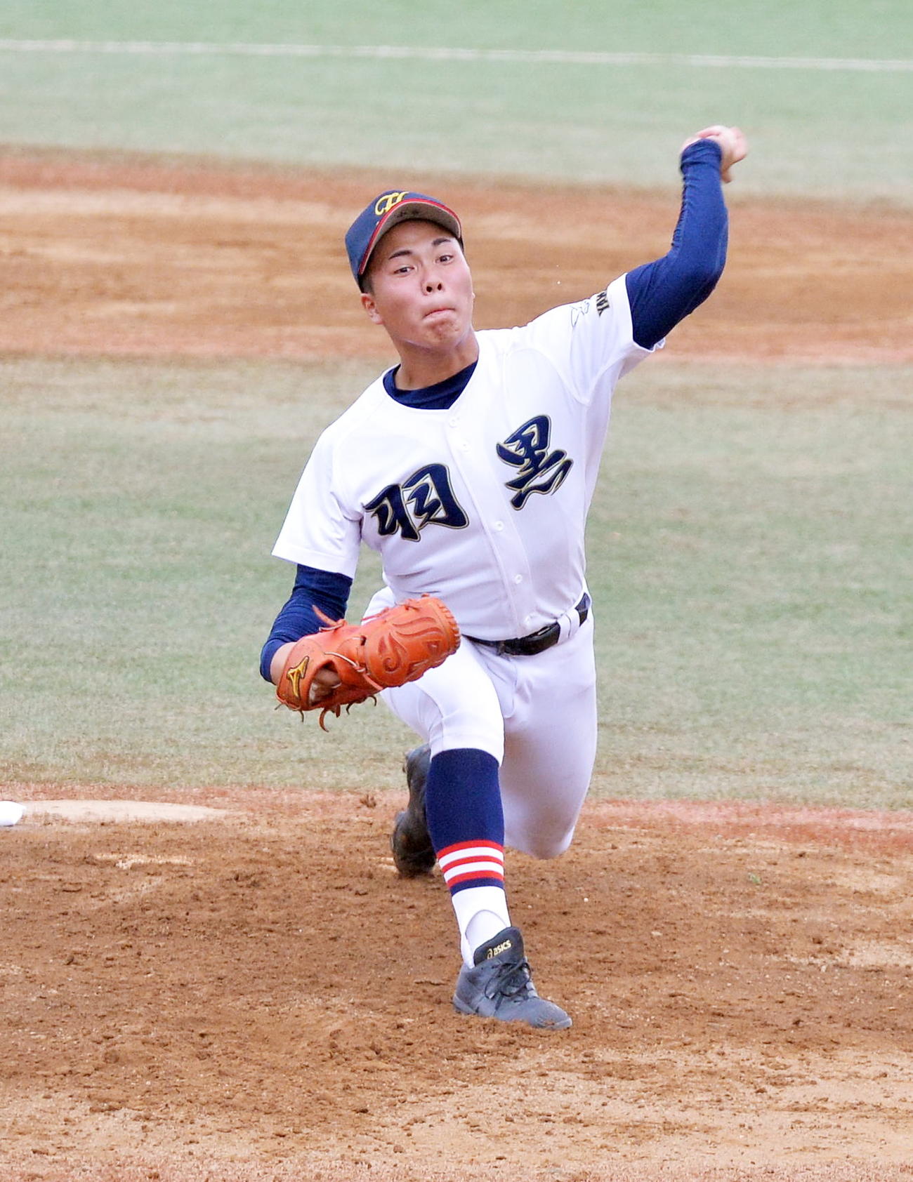 羽黒対盛岡大付　先発した羽黒・奥中（撮影・佐藤究）　