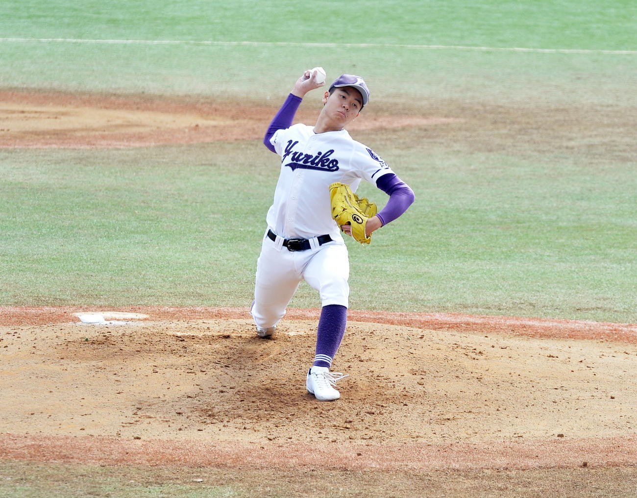 由利工対東北　先発した由利工・高瀬（撮影・佐藤究）　