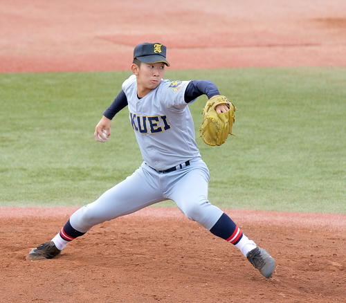 仙台育英対花巻東　4回から救援して無失点の仙台育英・伊藤（撮影・鎌田直秀）