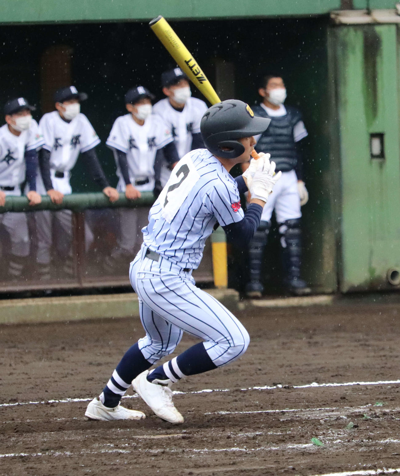 本郷対東海大菅生　4回裏東海大菅生無死走者なし、左前安打を放つ福原（撮影・小早川宗一郎）