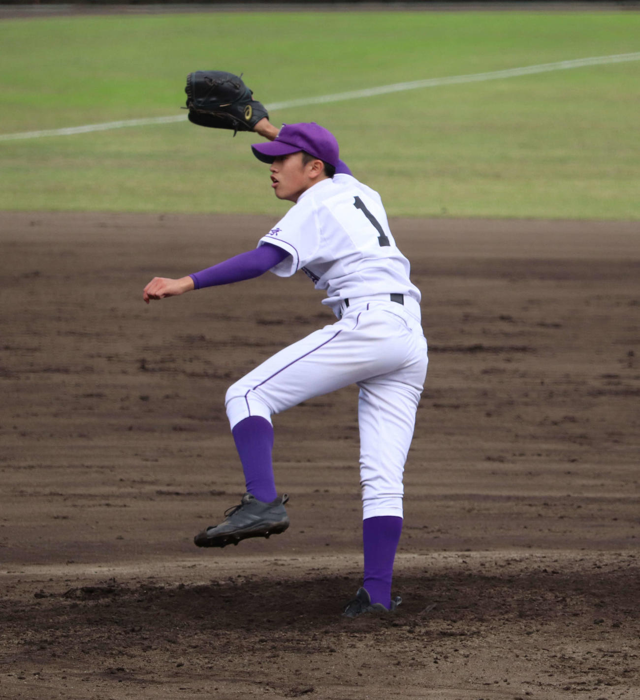 日本学園対立正大立正　4安打8奪三振の初完封で初戦突破に貢献した日本学園の浅井（撮影・小早川宗一郎）