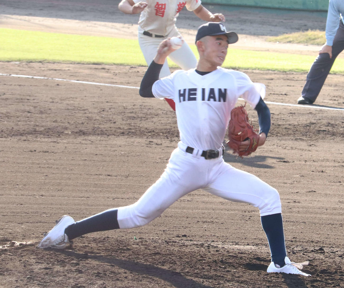 先発した龍谷大平安・石田