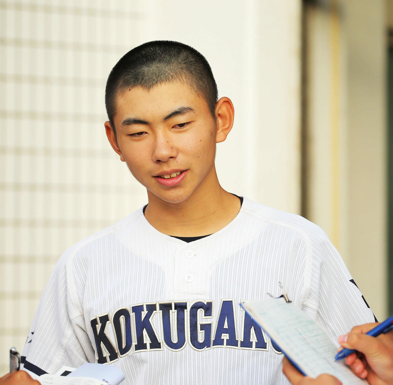 東京学館対国学院栃木　試合後、記者の質問に答える国学院栃木・中川（撮影・河田真司）　　
