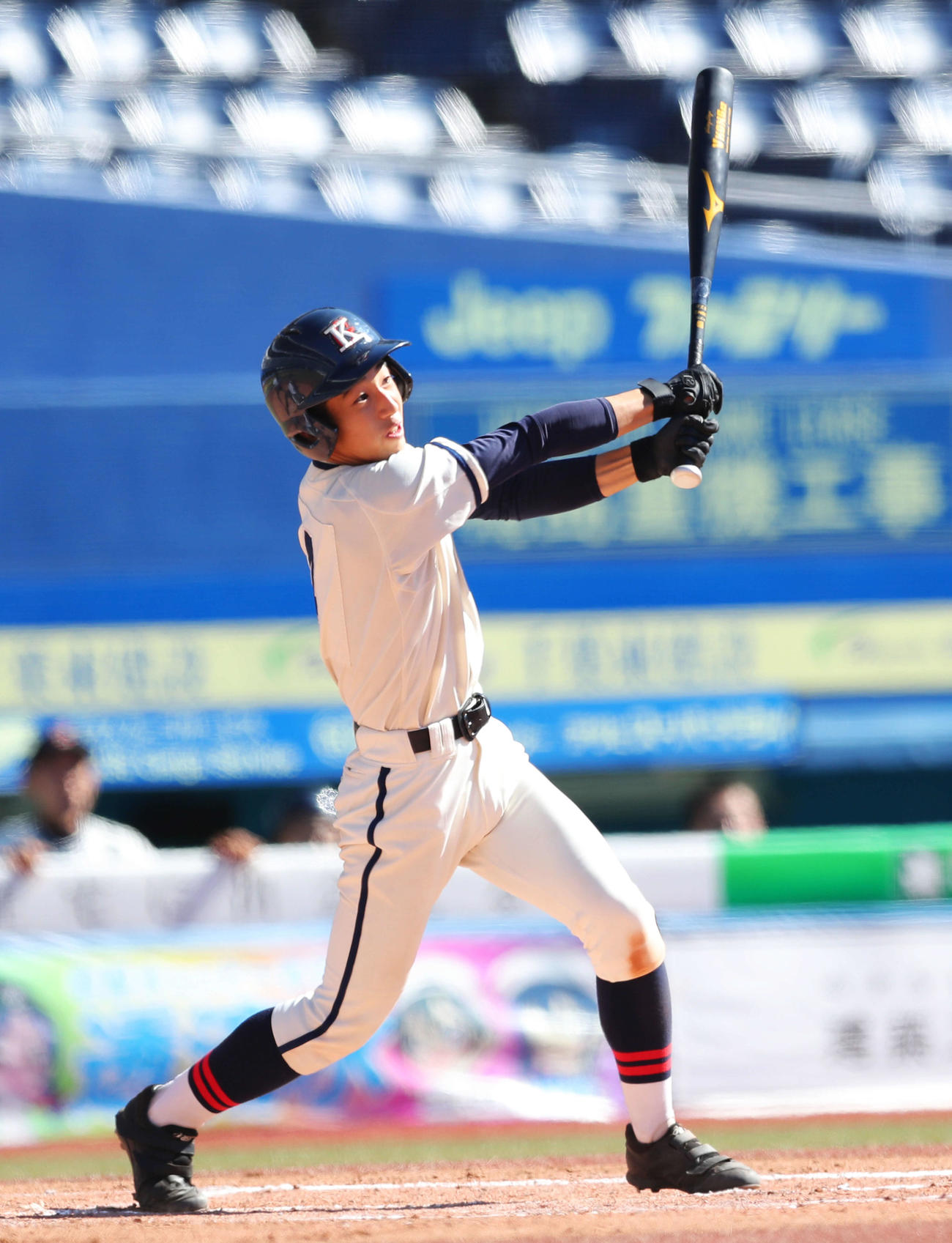 鎌倉学園対昌平　鎌倉学園対昌平　6回表鎌倉学園2死二、三塁、逆転の右前2点適時打を放つ鎌倉学園・阿部（撮影・河田真司）　　　