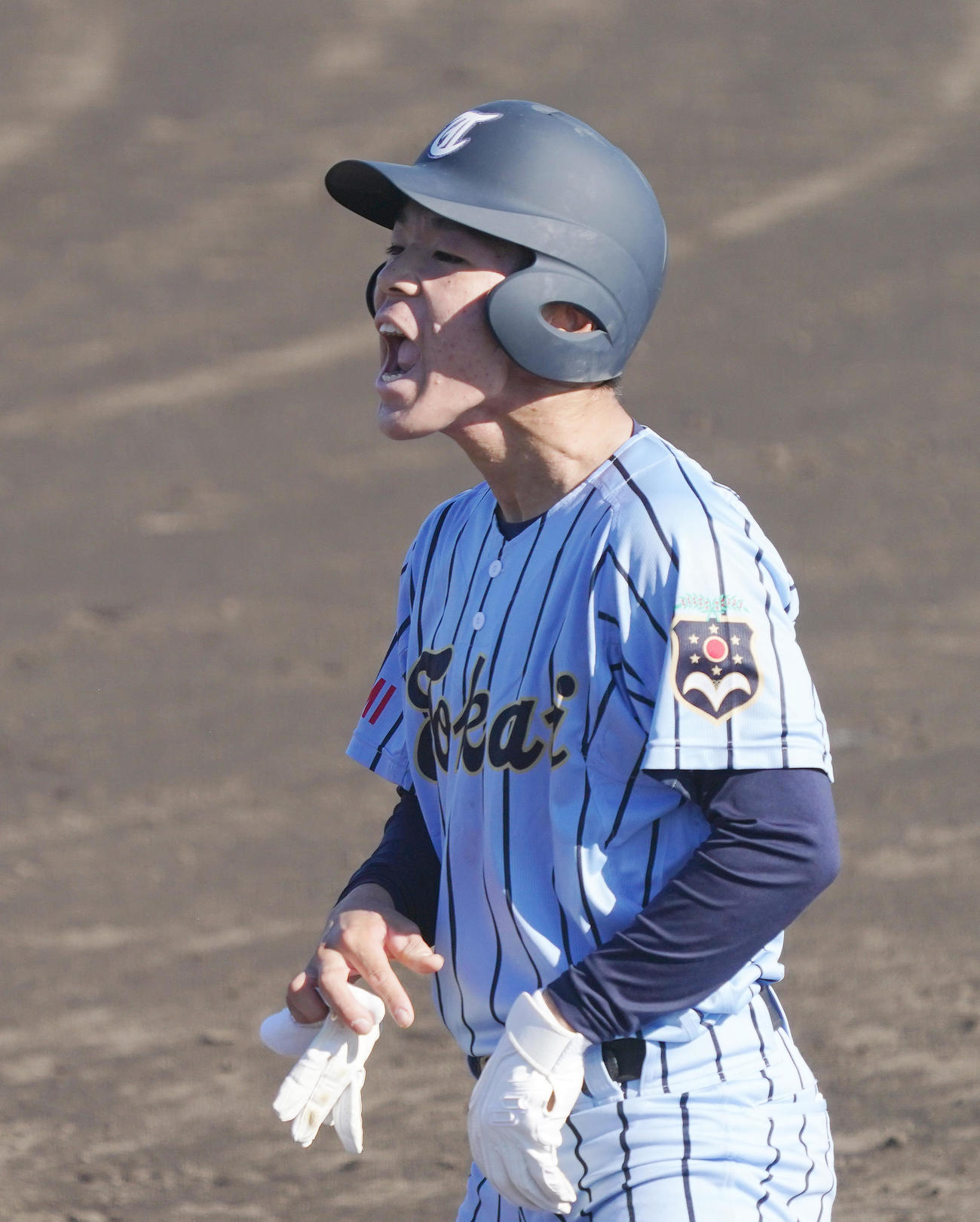 東海大相模対石橋　5回表東海大相模2死一塁、右前打を放ち、雄たけびを上げる東海大相模・綛田（撮影・菅敏）
