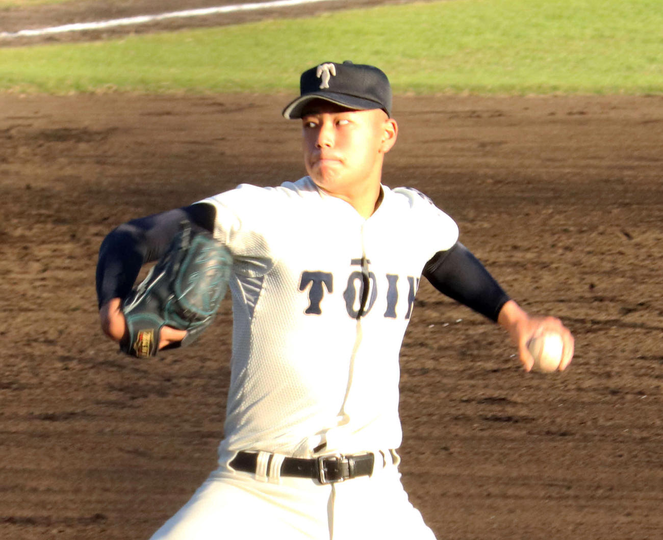 天理戦に先発した大阪桐蔭・松浦慶斗（撮影・望月千草）