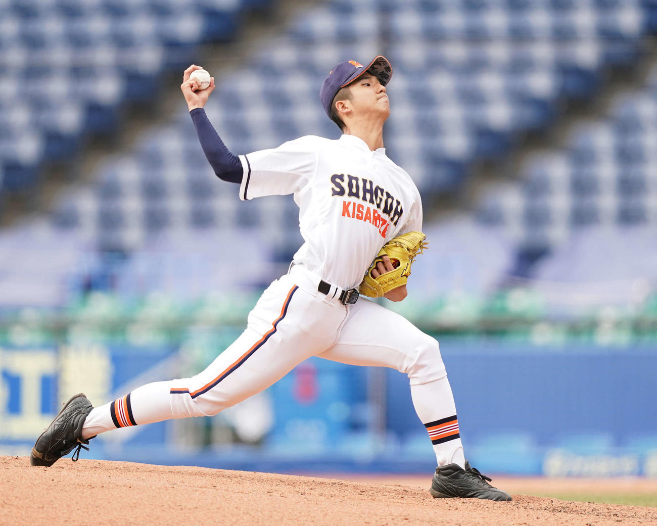 常総学院対木更津総合　先発し力投する木更津総合・島田（撮影・鈴木みどり）