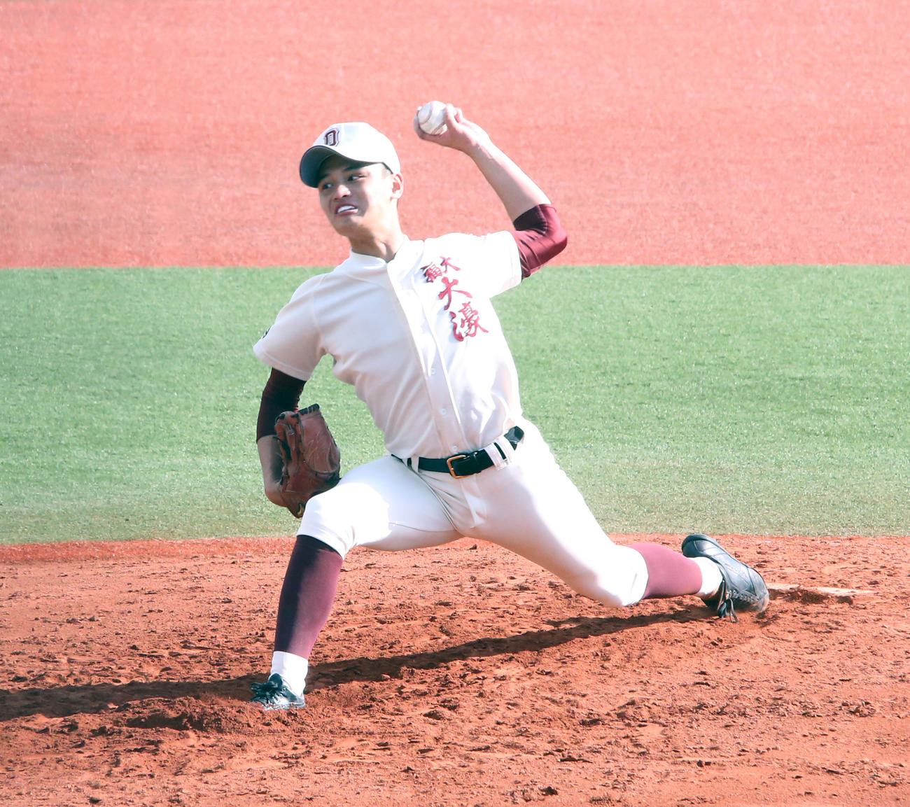 福岡大大濠対具志川商　完封で4強入りに貢献した福岡大大濠エース毛利海大投手（撮影・菊川光一）