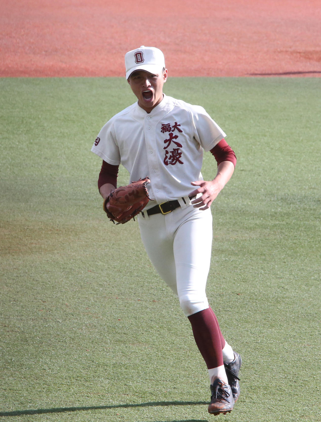 福岡大大濠対具志川商　最後の打者を仕留め叫ぶ福岡大大濠エース毛利海大投手（撮影・菊川光一）