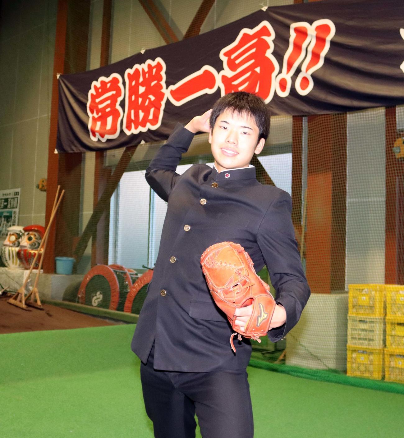 明大での飛躍を誓う札幌第一の山田投手（撮影・永野高輔）
